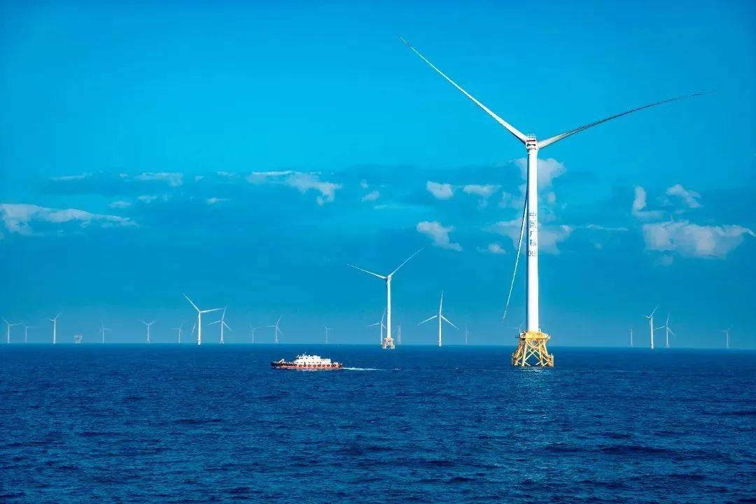 中广核惠州港口二75万千瓦海上风电项目首批风机并网发电