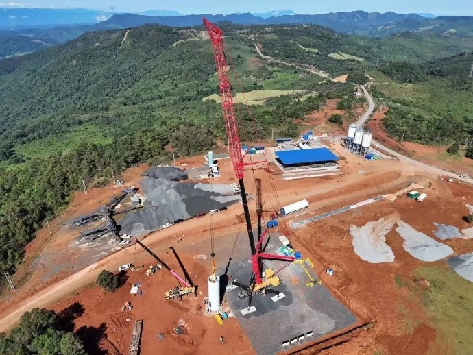 每日核讯：中核机械工程老挝孟松风电项目首吊成功